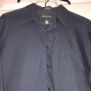 Fitted Van Heusen wrinkle free, light weight